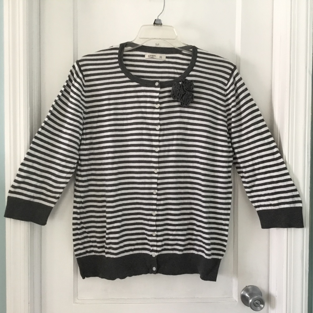 Old Navy Womens Gray & White Striped Cardigan with Flowers, Size XXL, Like New